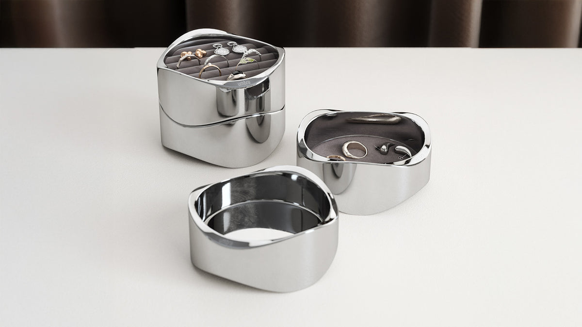 wavy jewelry organizer