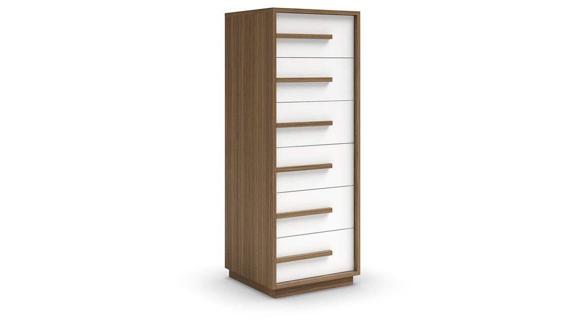 nuria narrow chest