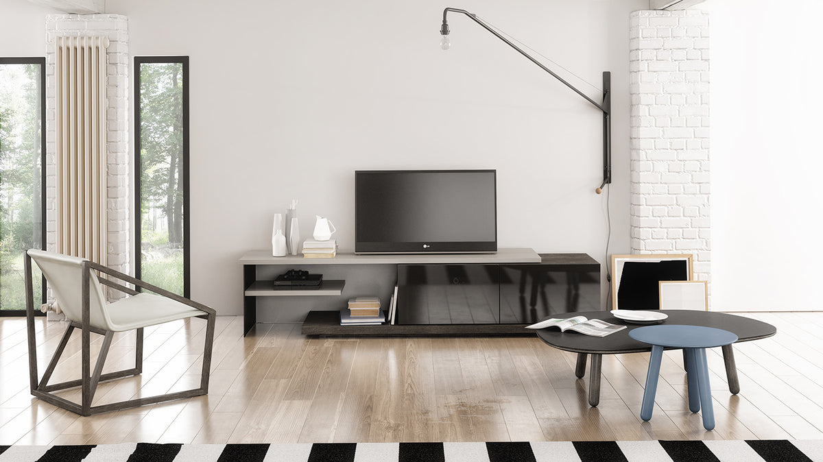 inverse media stand