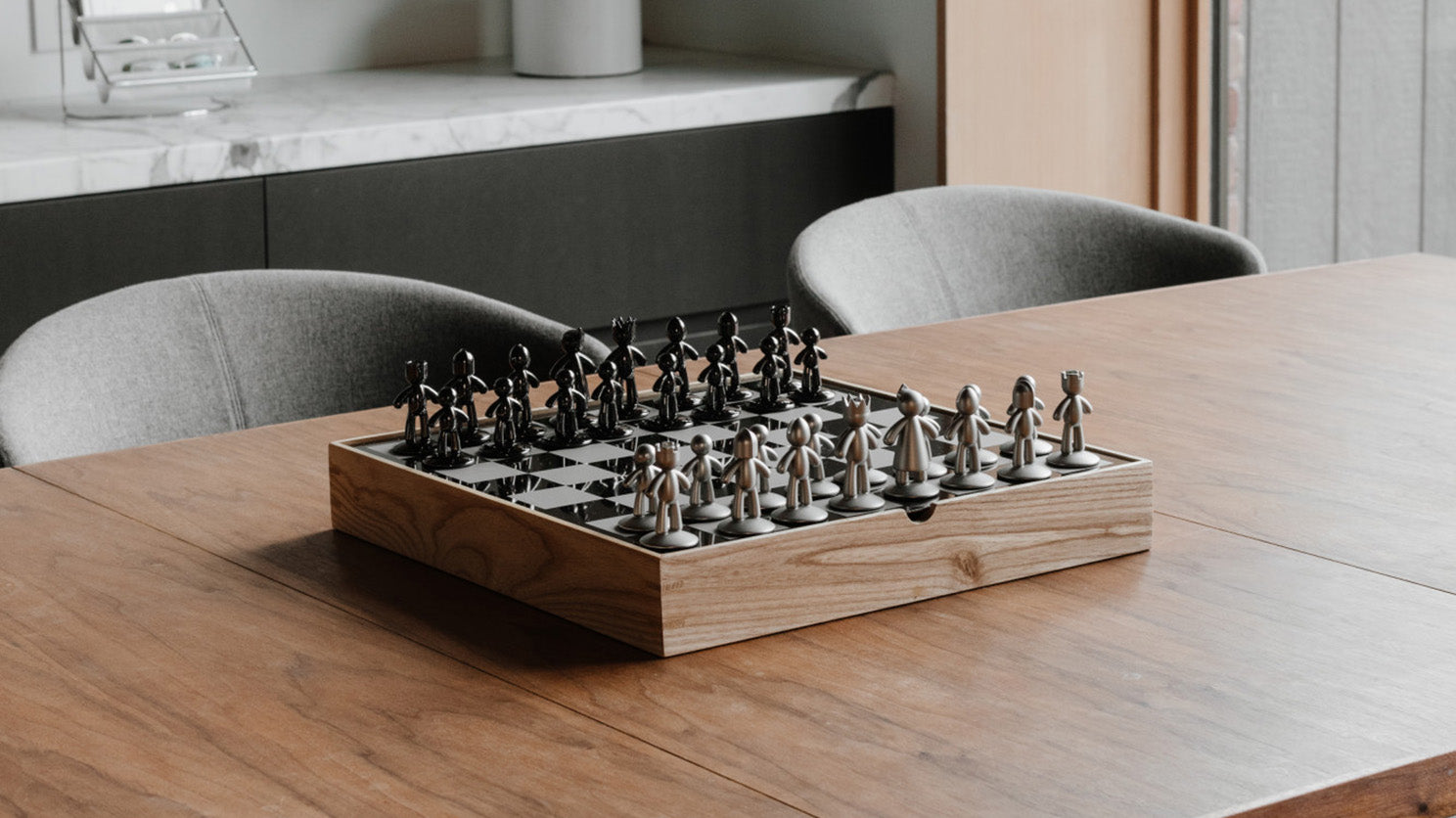 Umbra 1005304-390 Buddy Chess Set – Lights Canada