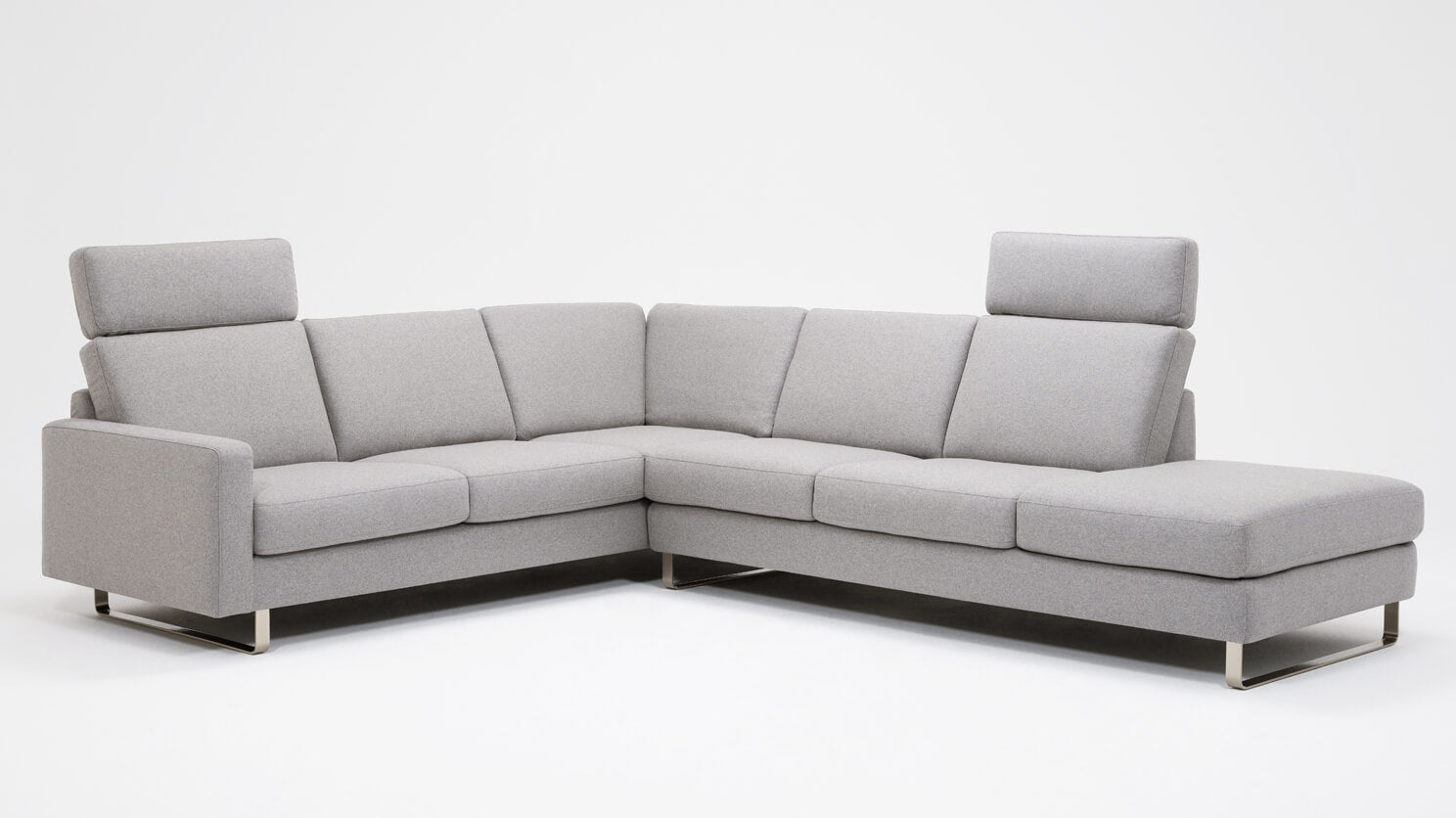 oskar 2-piece sectional - fabric - urbane EQ3