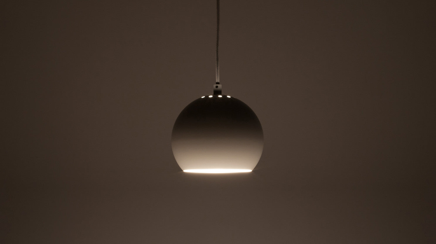 slimline pendant lamp (small/white) - urbane EQ3